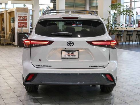 New 2026 Toyota Highlander Limited image 8