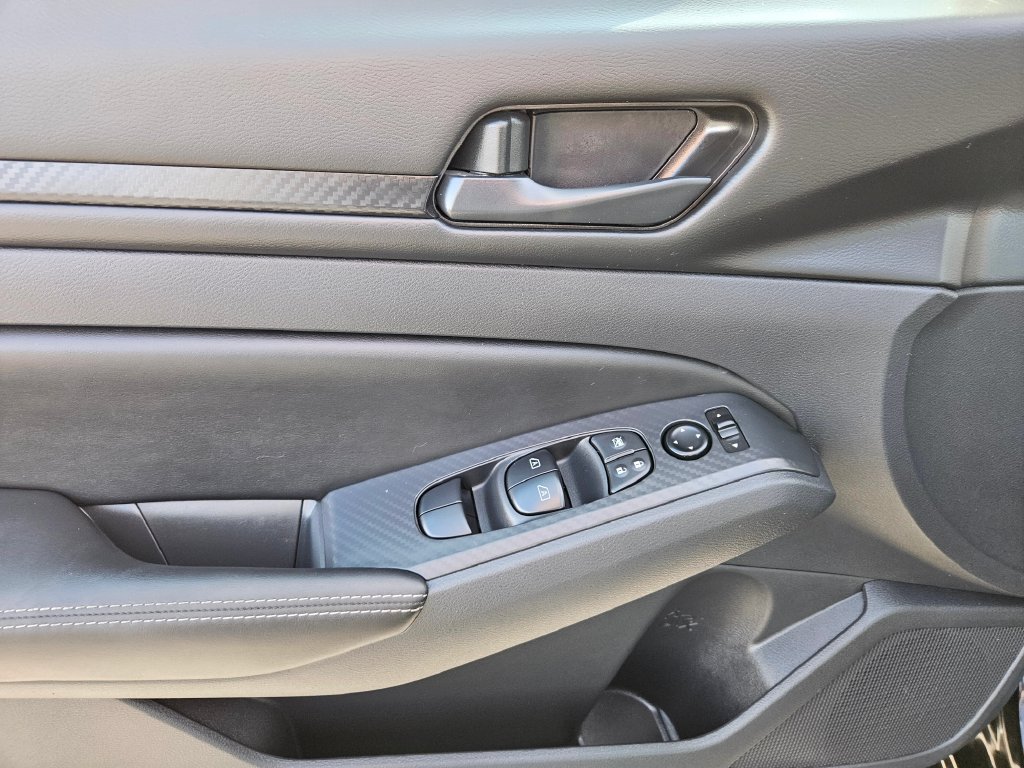 Used 2026 Nissan Altima 2.5 SV FWD image 19