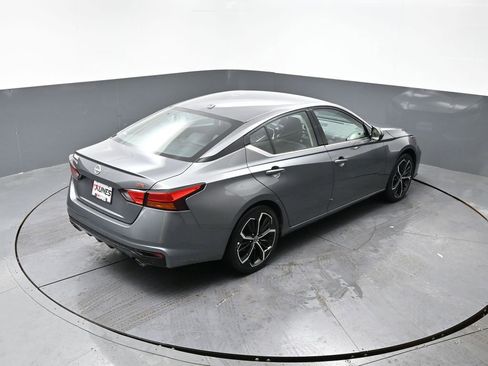 Used 2024 Nissan Altima 2.5 SR image 37