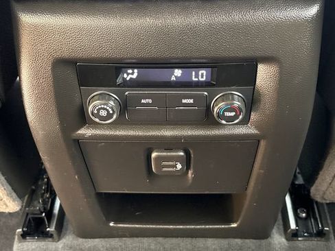 Certified 2023 Chevrolet Traverse LT w/ Rear Camera Mirror Package AWD/4WD image 22