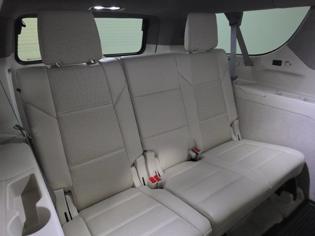 Used 2022 Cadillac Escalade ESV Sport Platinum w/ LPO, ONYX Package AWD/4WD image 9