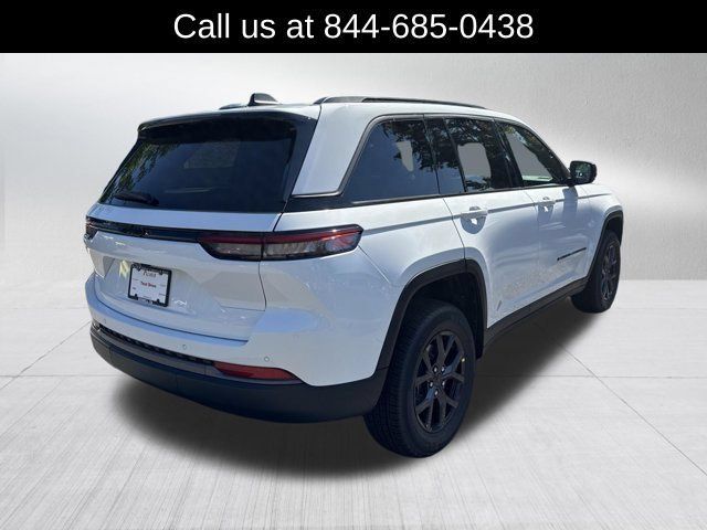 New 2027 Jeep Grand Cherokee Altitude RWD image 5
