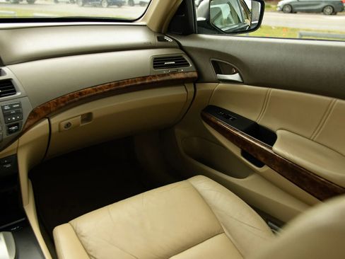 Used 2009 Honda Accord EX-L image 31
