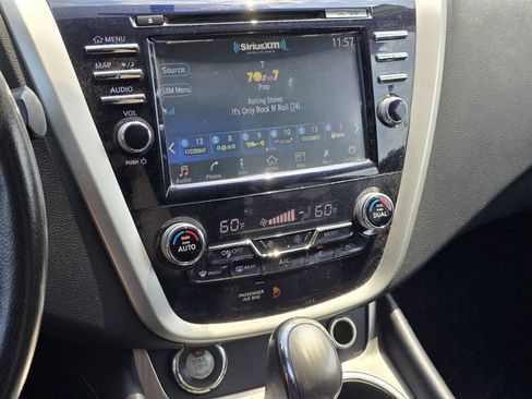 Used 2017 Nissan Murano SV image 21