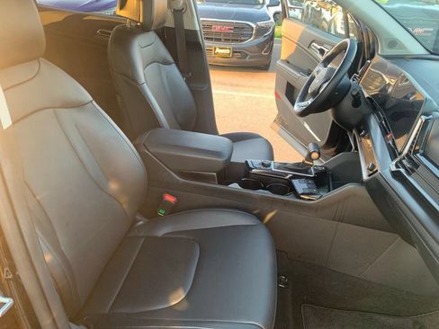 Used 2024 Kia Sportage EX AWD/4WD image 15