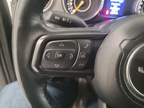 Used 2023 Jeep Gladiator Sport image 14