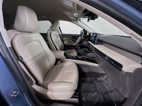 Used 2023 Lincoln Corsair FWD image 28