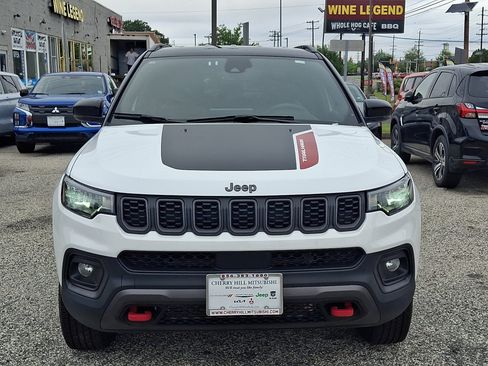 Used 2025 Jeep Compass Trailhawk AWD/4WD image 8