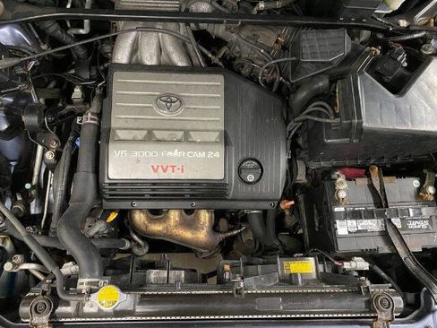 Used 2003 Toyota Highlander Limited w/ Leather Trim Pkg AWD/4WD image 9