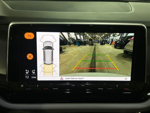 Used 2025 Volkswagen Atlas Peak Edition SE image 17