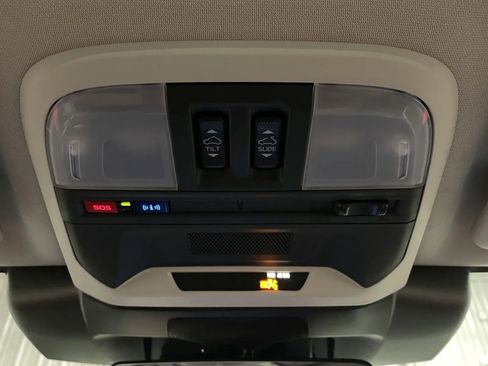 Used 2024 Subaru Crosstrek 2.0i Premium image 33