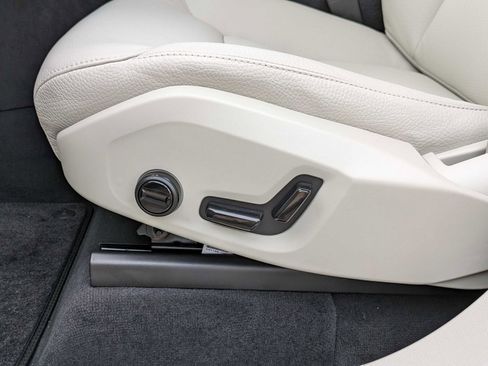 Certified 2024 Volvo XC90 T8 Plus AWD/4WD image 16