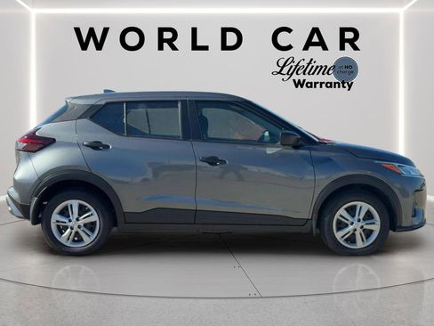 Used 2025 Nissan Kicks Play S FWD image 2