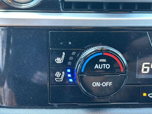 Used 2024 Nissan Pathfinder Platinum FWD image 31