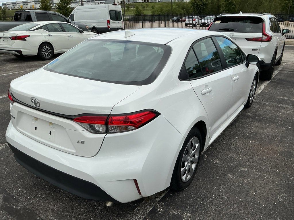 Used 2025 Toyota Corolla LE FWD image 9