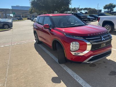 Used 2025 Mitsubishi Outlander SE