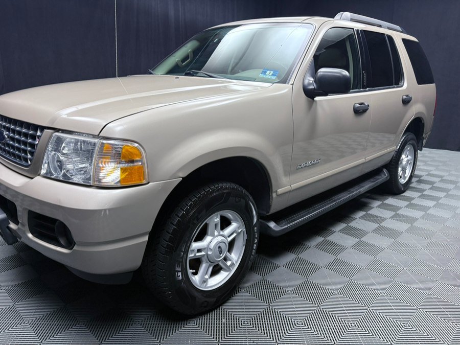 Used 2005 Ford Explorer 4WD XLT image 16