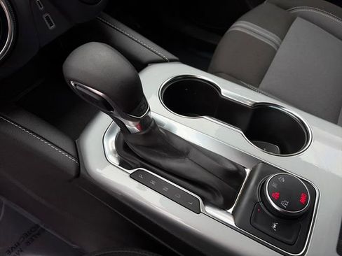 Used 2025 Chevrolet Blazer LT image 32