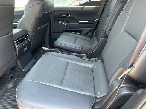 Used 2025 Lexus GX 550 w/ Accessory Package (2T) AWD/4WD image 19