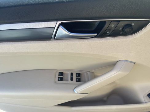 Used 2018 Volkswagen Passat 2.0T R-Line image 27