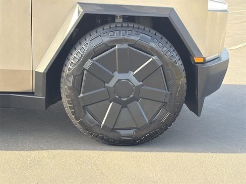Used 2024 Tesla Cybertruck AWD Crew Cab image 45