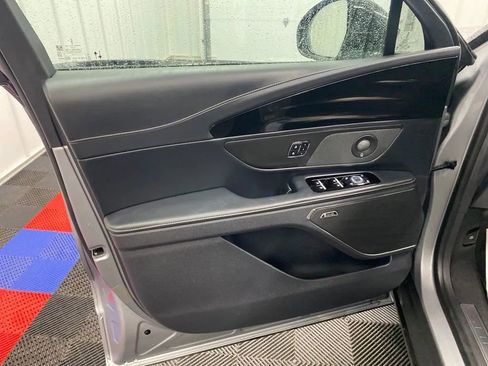 Used 2024 Lincoln Nautilus Reserve w/ Equipment Group 202A image 17