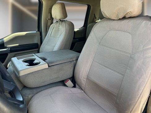 Used 2015 Ford F150 XLT image 8