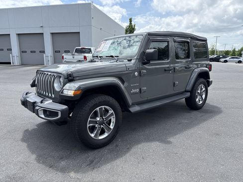 Used 2020 Jeep Wrangler Unlimited Sahara AWD/4WD image 5