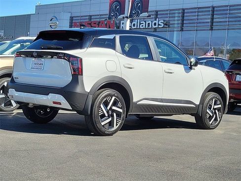 New 2025 Nissan Kicks SV image 2