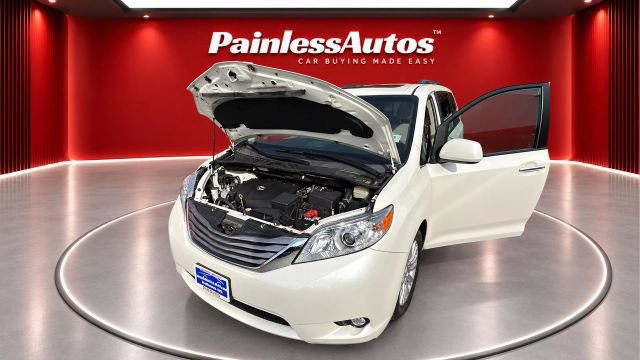 Used 2017 Toyota Sienna XLE w/ XLE Navigation Package FWD image 10