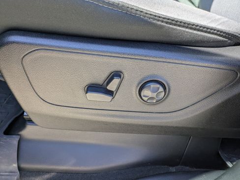 Used 2021 RAM 1500 Big Horn image 10