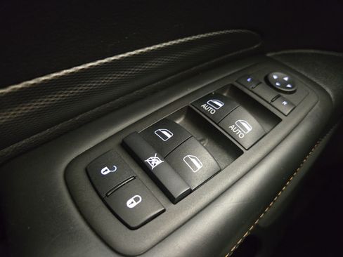 Used 2022 Dodge Durango R/T AWD/4WD image 25