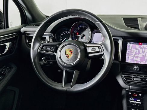 Certified 2023 Porsche Macan AWD/4WD image 12