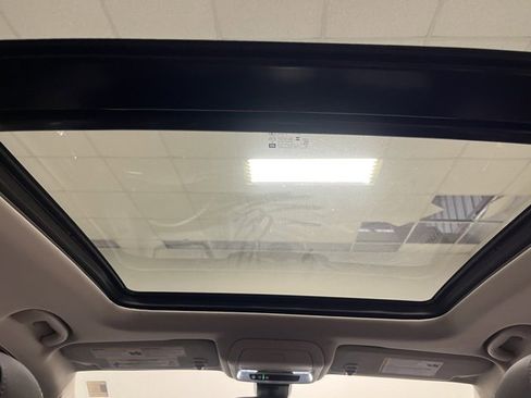 Used 2024 GMC Terrain Denali w/ Denali Premium Package image 3