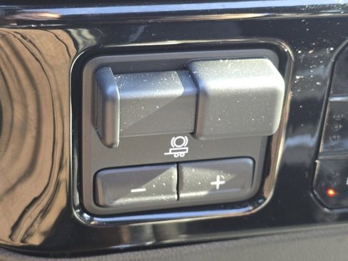 Certified 2024 Chevrolet Silverado 3500 High Country w/ High Country Premium Package image 31