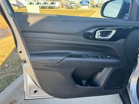 New 2026 Jeep Compass Latitude AWD/4WD image 8