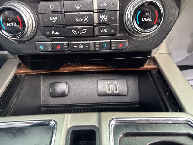 Used 2016 Ford F150 Lariat w/ Equipment Group 502A Luxury AWD/4WD image 47