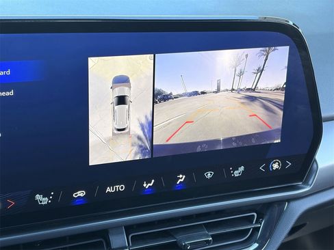 Used 2024 Chevrolet Equinox EV RS image 28