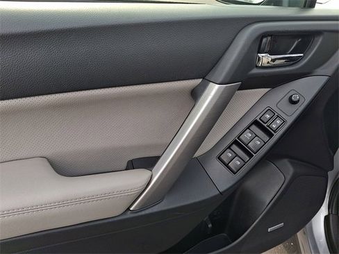Used 2016 Subaru Forester 2.5i Limited image 12