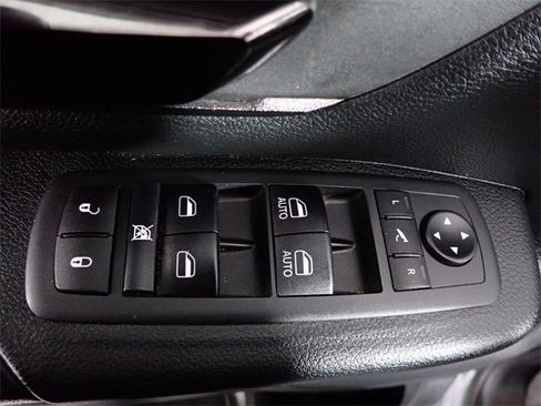 Used 2021 RAM 1500 Big Horn w/ Built-to-serve Edition image 16