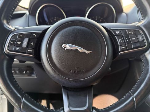 Used 2019 Jaguar F-PACE Premium AWD/4WD image 38