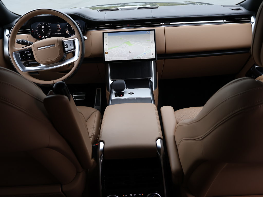 Used 2026 Land Rover Range Rover SE AWD/4WD image 13