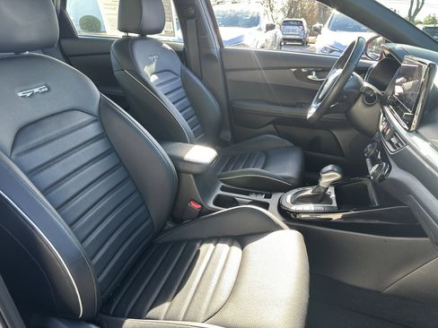 Used 2023 Kia Forte GT-Line w/ GT-Line Premium Package image 13
