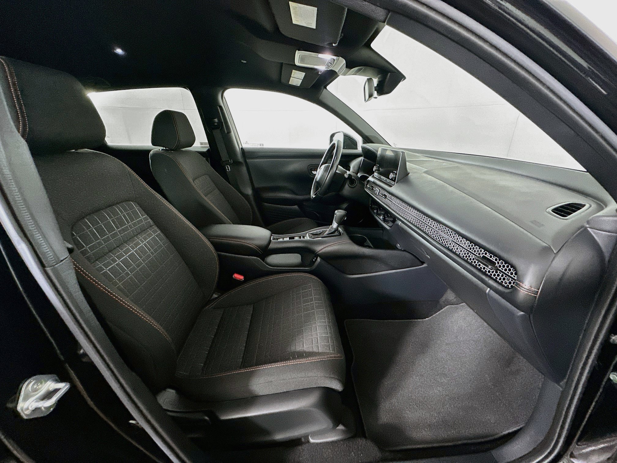 Used 2025 Honda HR-V Sport image 29