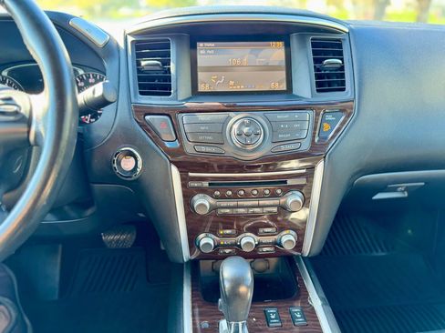Used 2013 Nissan Pathfinder SL w/ Trailer Tow Pkg image 19