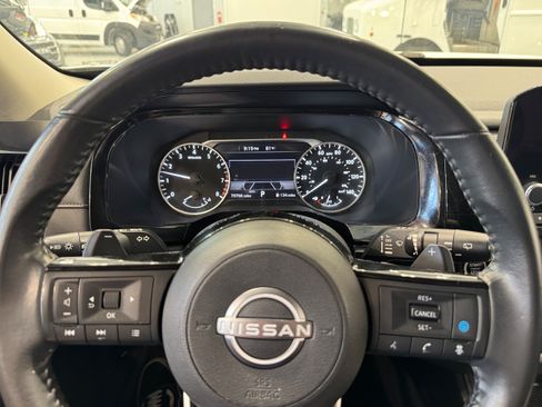Used 2022 Nissan Pathfinder SV AWD/4WD image 17