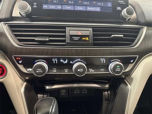 Used 2021 Honda Accord EX-L image 12