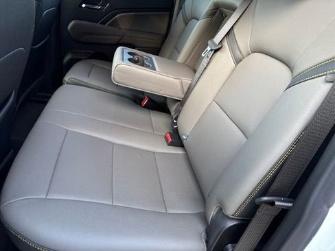 Used 2026 Chevrolet Colorado ZR2 image 12