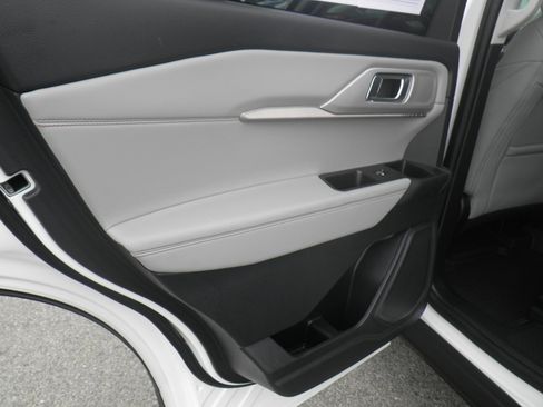 Certified 2025 Ford Explorer Active w/ Active Comfort Package image 17