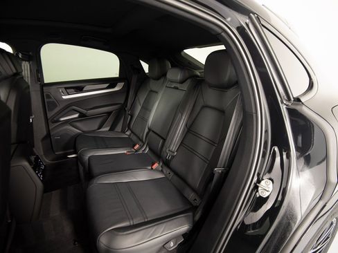 New 2026 Porsche Cayenne S image 33